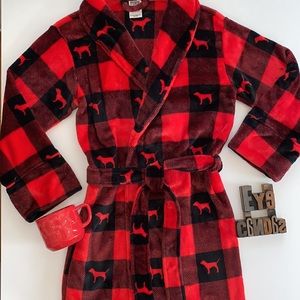 🐕‍🦺PINK VICTORIA’S SECRET Buffalo Check Velour Robe